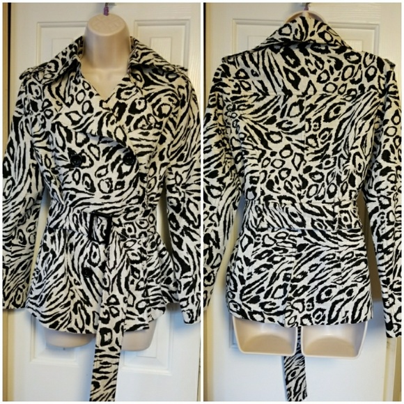 Marina Luna Jackets & Blazers - Fun, Short Trench Coat